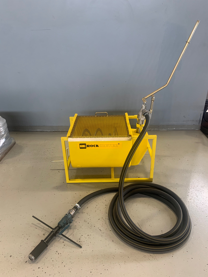Rockcreter hand operated grout pump 1